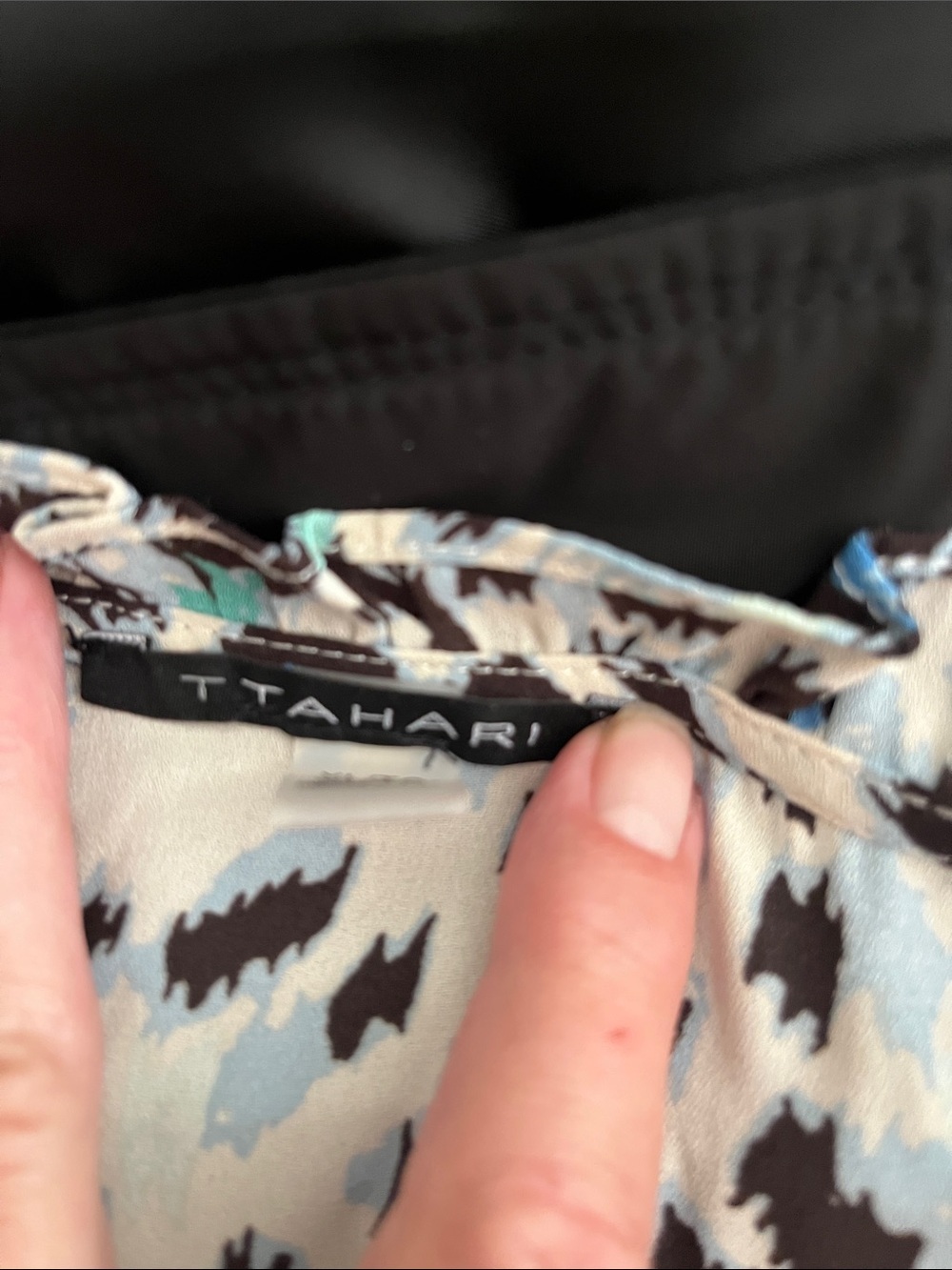 T Tahari Black, Cream, Brown and Teal Printed Blouse Size L - Picture 5 of 11